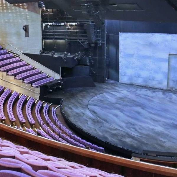 Olivier-Theatre-auditorium-seating-standard-masthead